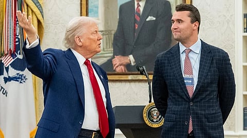 US: ट्रंप के करीबी की दिनदहाड़े हत्या, यूनिवर्सिटी डिबेट के दौरान चार्ली किर्क को गले में मारी गोली