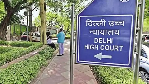 Delhi High Court grants time to Kejriwal and Sisodia to file replies.