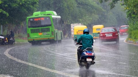 Aaj Ka Mausam: आज भी बरसेगी आफत! दिल्ली-NCR वालों के लिए बड़ी चेतावनी, अलर्ट पर ये 3 राज्य