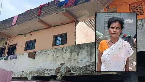 Wardha News: वर्धा में आवास योजना के अंतर्गत इतवारा नगर परिषद प्रशासन की ओर से मकान उपलब्ध कराए थे। ये मकान अब जर्रज हो चुके है और कभी भी गिर सकते है। लेकिन प्रशासन का बिल्कुल ध्यान नहीं है।