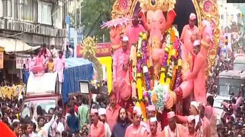ganesh-visarjan-lalbaugcha-raja-mumbai-immersion-accident