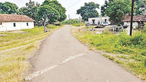 gundapalli-village-cross-tehsil-boundary-problems-gadchiroli