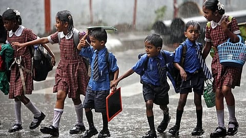 heavy-rain-alert-schools-closed-in-noida-ghaziabad-and-other-north-indian-cities