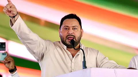 'मेरी परछाई भी गलत करेंगी तो...', मुजफ्फरपुर रैली में गरजे तेजस्वी, NDA सरकार पर बोला हमला