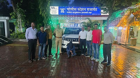 Amravati Hit and Run Case: अमरावती शहर में कुछ दिन पहले हुए हिट एंड रन मामले में राजापेठ पुलिस को आखिरकार सफलता मिली। राजापेठ पुलिस ने आरोपी बोलेरो चालक को गिरफ्तार कर लिया है।