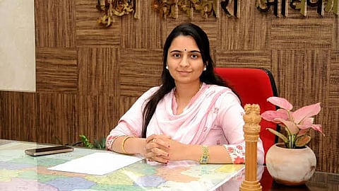 Maharashtra में जल्द ही महानगरपालिका के चुनाव का आगाज होने जा रहा है। हाल ही में जालना में जिला परिषद और पंचायत समिति चुनाव के लिए आरक्षण ड्रॉ की प्रक्रिया पूरी की गई। जिसमें जिलाधिकारी आशिमा मित्तल की मौजूदगी रही।