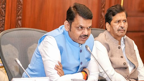 विकसित महाराष्ट्र 2047 का मसौदा मंजूर कर दिया गया है। तीन चरणों में लक्ष्यों का रोडमैप तय किया गया है। CM Devendra Fadnavis ने एआई और क्लाउड आधारित निगरानी पर जोर दिया।