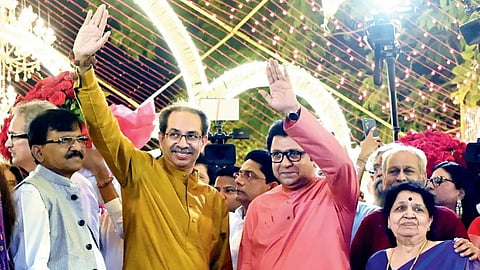 राज-उद्धव के दीपोत्सव पर नागरिक नाराज