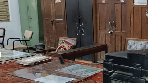 कर्मचारियों के अप डाउन से विकास कार्य प्रभावित