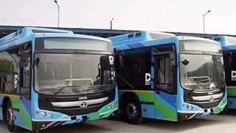 PM E-Bus Service Scheme के अंतर्गत अकोला में 42 इको फ्रेंडली ई बस दौड़ने के लिए तैयार है। इस योजना के तहत खडकी क्षेत्र में E-City Bus Depot की बिल्डिंग का कंस्ट्रक्शन जारी है।
