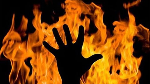 Minor sets girlfriend on fire after quarrel in Thane