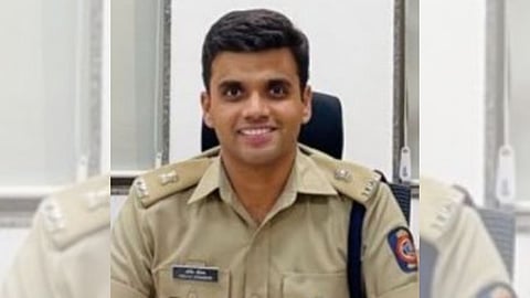 Akola News: अकोला में संवेदनशील क्षेत्रों के साथ साथ शहर के अन्य क्षेत्रों में भी पुलिस विभाग द्वारा रात के समय गश्त बढ़ाई गई है। पुलिस अधीक्षक अर्चित चांडक खुद गश्त ने जानकारी दी।