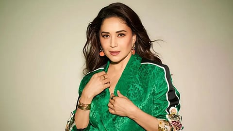माधुरी दीक्षित की डरावनी दिवाली, बाल जलने के बाद मुंडवाना पड़ा सिर, जानें पुराना किस्सा