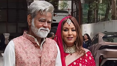 52 की उम्र में दुल्हन बनीं महिमा चौधरी, संजय मिश्रा संग रचाई दूसरी शादी ! जानें पूरा मामला