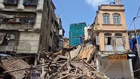 मुंबई के मदनपुरा इलाके में भयानक हादसा