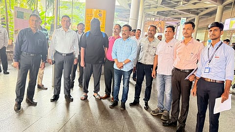 मुंबई क्राइम ब्रांच ने दुबई से ड्रग माफिया सलीम शेख को गिरफ्तार किया है। इस ड्रग माफिया पर भारत में मेफेड्रोन नेटवर्क चलाने का आरोप लगाया गया है। इस मामले जांच और सहयोगियों की पहचान जारी है।