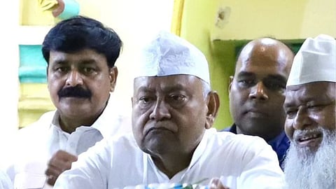नीतीश का मुस्लमानों से मोह भंग! जेडीयू की पहली लिस्ट में मुस्लिम उम्मीदवार गायब, बाहुबलियों का बोलबाला