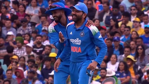 IND vs AUS: रोहित शर्मा ने पूरा किया कैच का शतक, वनडे क्रिकेट में हासिल किया खास मुकाम