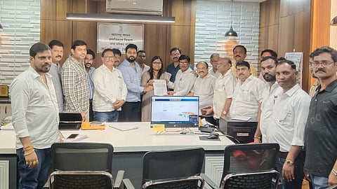 Nagpur News: वाड़ी नगर परिषद चुनाव 2025 के तहत चुनाव आयोग के निर्देशों के अनुसार नगर परिषद के 13 प्रभागों की घोषणा हुई। प्रभागों की घोषणा के तुरंत बाद वाड़ी में वोटर लिस्ट से छेड़छाड़ की खबर सामने आई।
