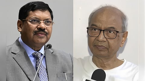 cji-par-joota-phekne-wale-vakeel-rakesh-kishore-ne-khud-ko-bataya-dalit-purv-police-commissioner-ne-mangi-maafi