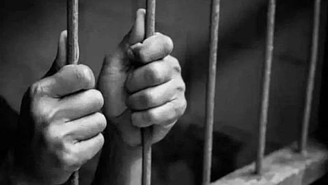 gondia-court-sentences-husband-10-years-wife-murder-attempt