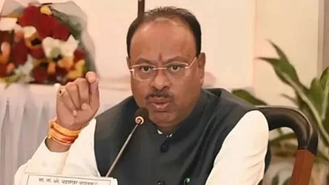 Nagpur News: नागपुर में मराठा आरक्षण के जीआर के खिलाफ विपक्ष ने ओबीसी समुदाय के साथ विशाल महामोर्चा किया। इस मोर्चे को लेकर चंद्रशेखर बावनकुले ने कांग्रेस पर ओबीसी समुदाय को भड़काने का आरोप लगाया।