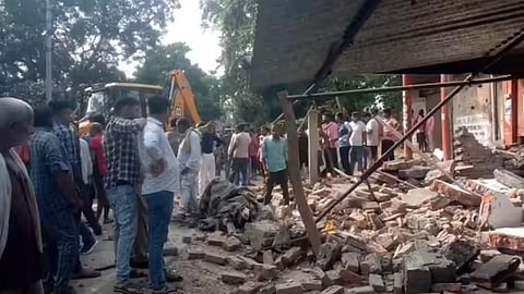 two-houses-collapse-in-ayodhya-one-dead-two-injured