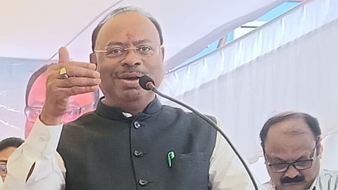 Nagpur News: येरखेड़ा नगर पंचायत द्वारा रविदास नगर में पट्टा वितरण कार्यक्रम आयोजित किया गया था। यहां बड़ी संख्या में उपस्थित नागरिकों को मंत्री चंद्रशेखर बावनकुले ने संबोधित किया।