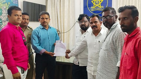 yavatmal-mukutban-bs-ispat-workers-protest-ncp-warns-hunger-strike