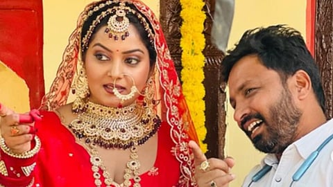 बीटीएस तस्वीरों में दिखा अंजना सिंह का 'ब्राइडल लुक', नई फिल्म 'मां का साया' की शूटिंग जारी