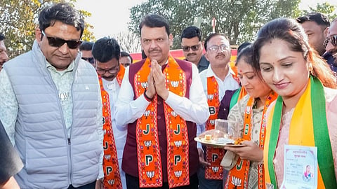 विकास के लिए केंद्र की योजनाओं पर जोर