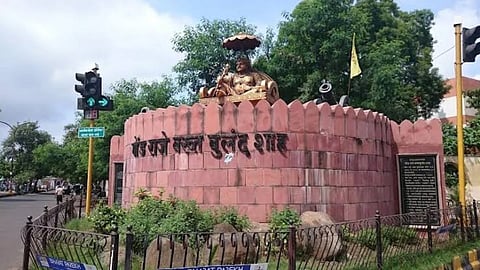 राजा बख्त बुलंद शाह को मुस्लिम बताकर जमीन हड़पने की साजिश