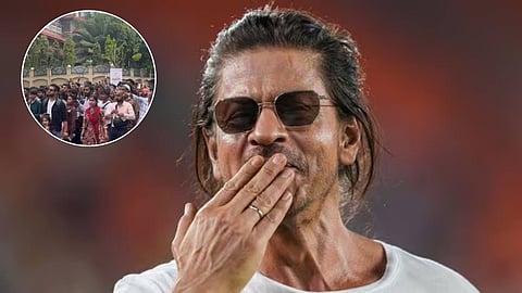 किंग खान का ग्रैंड बर्थडे सेलिब्रेशन, बांद्रा में होगा फैंस मीट का जलवा, मन्नत के बाहर उमड़ा जनसैलाब