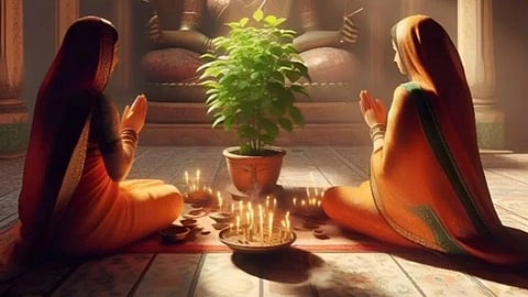 गुरुवार के दिन करें तुलसी चालीसा का पाठ, मां लक्ष्मी की कृपा से धन लाभ के साथ सुख-समृद्धि में होगी