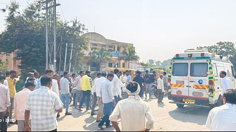 मातोश्री स्कूल परिसर बना ‘दुर्घटनाओं का केंद्र