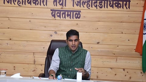 Duplicate Voters Maharashtra: यवतमाल में मतदाता सूची की सफाई शुरू कर दी है। इसमें 9 हजार से अधिक वोटर नकली पाए गए। जिलाधिकारी विकास मीना ने पूरी जानकारी दी।