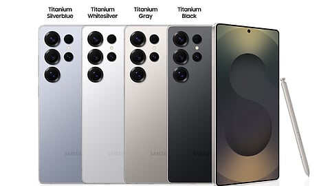 2025 में स्मार्टफोन बाजार पर Apple-Samsung का दबदबा, कौन सी सीरीज़ बनी नंबर 1?