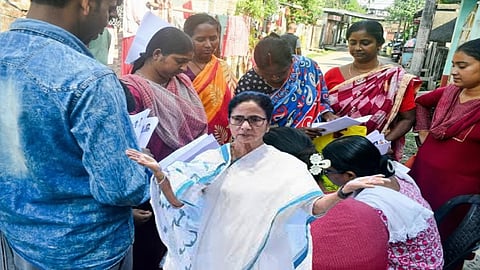 Major fraud in Bengal... 2.4 million voters found dead, 1.2 million missing from their addresses, exposed by SIR