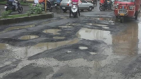 छत्रपतिनगर की सड़कों की दुर्दशा