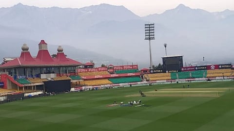 IND vs SA: धर्मशाला T20I पर संकट! मैच से एक दिन पहले बारिश की आशंका, स्टेडियम के उपर छाए बादल