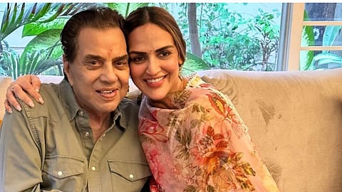 धर्मेंद्र की मौत के बावजूद सोशल मीडिया पर एक्टिव हैं ईशा देओल, एक्ट्रेस ने बताई क्या है मजबूरी