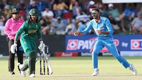 IND vs SA: टी20 सीरीज से पहले टीम को बड़ा झटका, दो खिलाड़ी पूरी सीरीज से बाहर