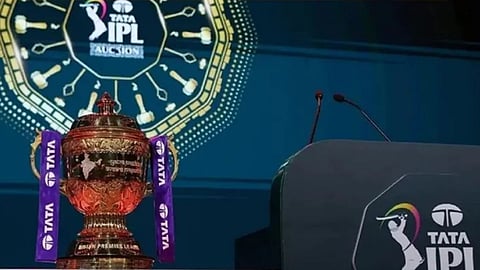 IPL 2026 मेगा ऑक्शन का बड़ा खेला! 10 टीमों की रिटेन-रिलीज लिस्ट आउट, देखें पर्स में हैं कितने करोड़?