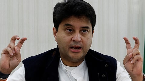 govt-u-turn-sanchar-saathi-app-mandatory-rule-withdrawn-scindia-clarifies