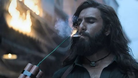 'धुरंधर' फर्स्ट रिव्यू: रणवीर सिंह की स्पाई ड्रामा ने किया 'शॉक' और 'सरप्राइज', क्लाइमैक्स है यूएसपी