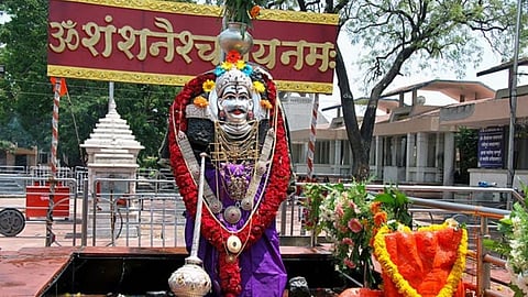 शनैश्वर मंदिर का प्रशासन फिर बोर्ड ऑफ ट्रस्टीज़ को सौंपा गया