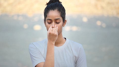 सर्दियों में लाभकारी है सूर्यभेदी प्राणायाम