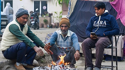 Bhandara Weather: भंडारा जिले में ठंड का प्रकोप बढ़ा, तापमान में तेज गिरावट। शीतलहर, धुंध और बढ़ती बीमारियों से लोग परेशान। अगले दिनों में सर्दी और बढ़ने की चेतावनी।