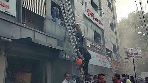 bhavnagar-fire-breaks-out-in-pathology-lab-children-hospitalized-rescue-on
