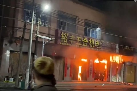 After the Hong Kong fire, now a massive fire broke out in this residential building in China, killing 12 people.